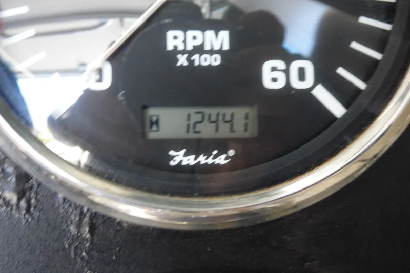 2003 Pursuit 3000 Express