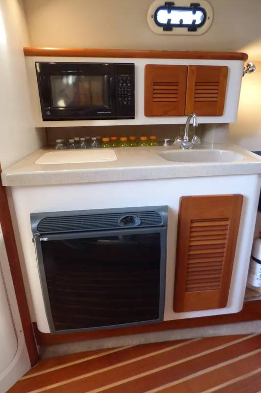 2003 Pursuit 3000 Express