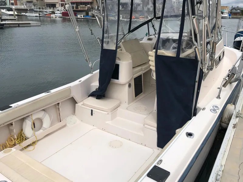 2001 Grady-White Islander 268