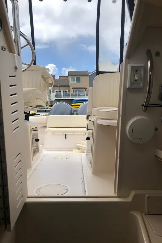 2001 Grady-White Islander 268