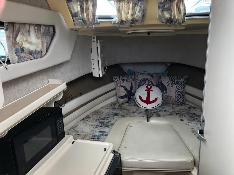 2001 Grady-White Islander 268