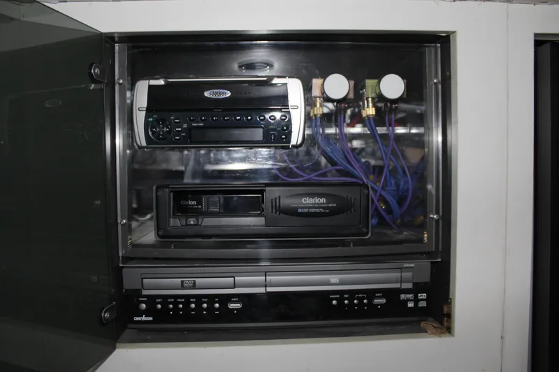 1996 Trojan 440 Express