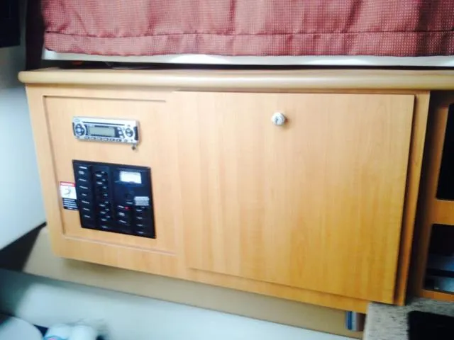 2008 Bayliner Discovery 246