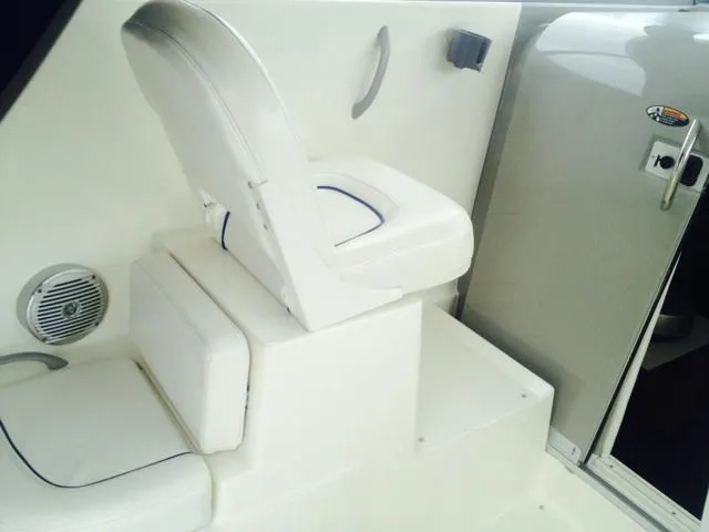 2008 Bayliner Discovery 246