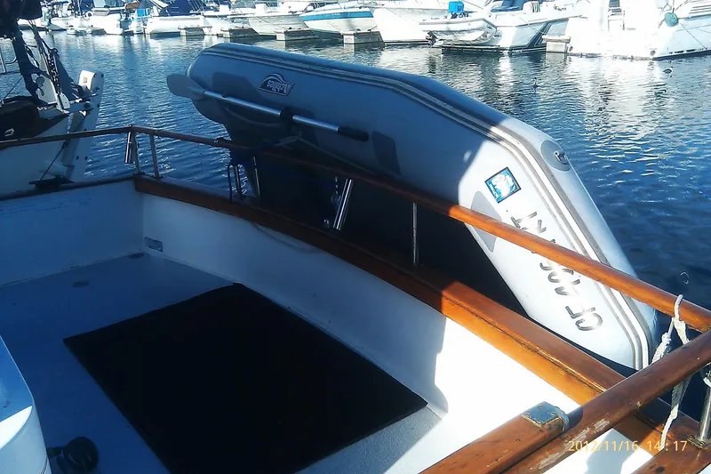 Inflatable tender