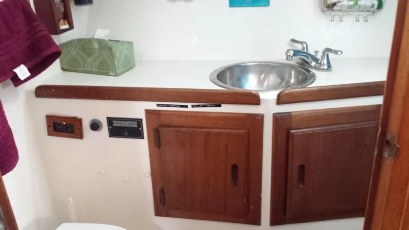bathroom (head)