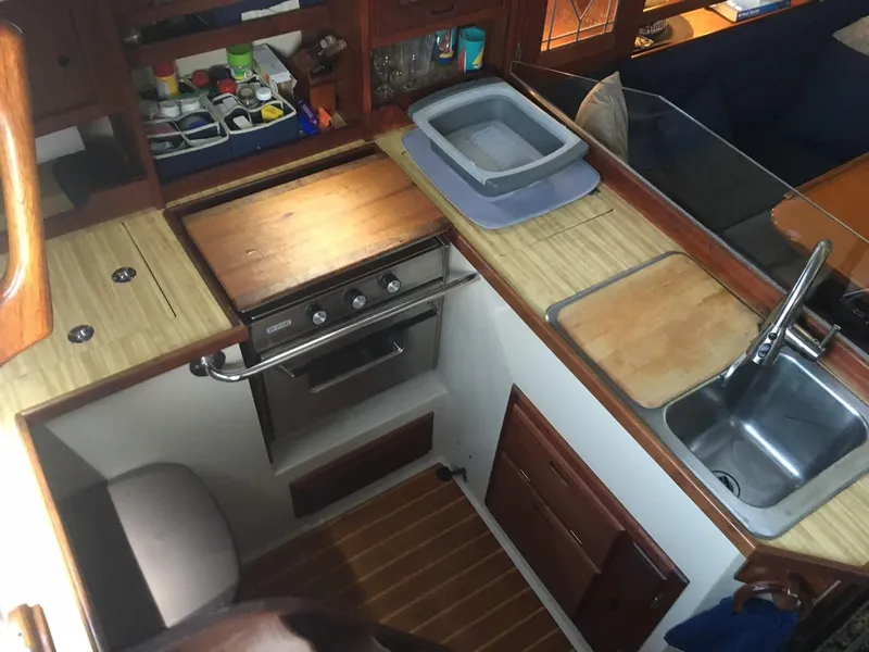 1984 Catalina Standard 36