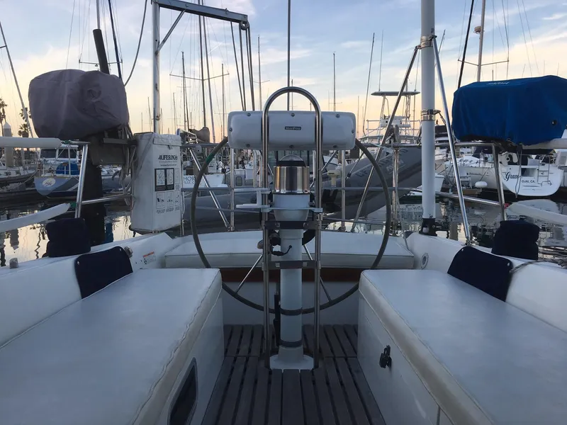 1984 Catalina Standard 36