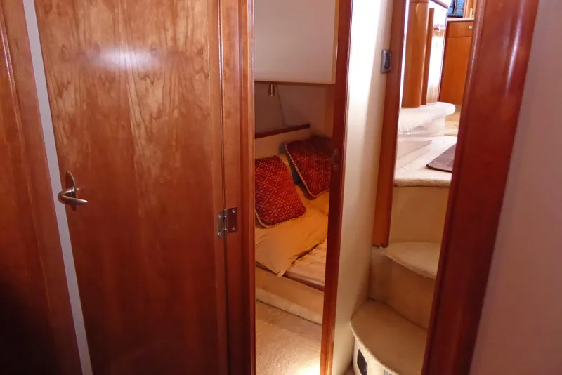 To guest cabin