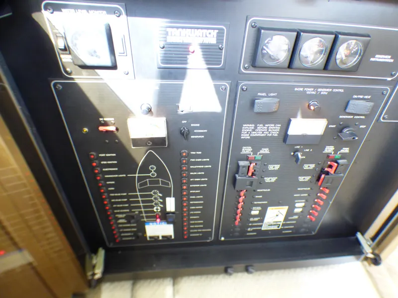 1995 Bayliner 3988 Command Bridge Motoryacht