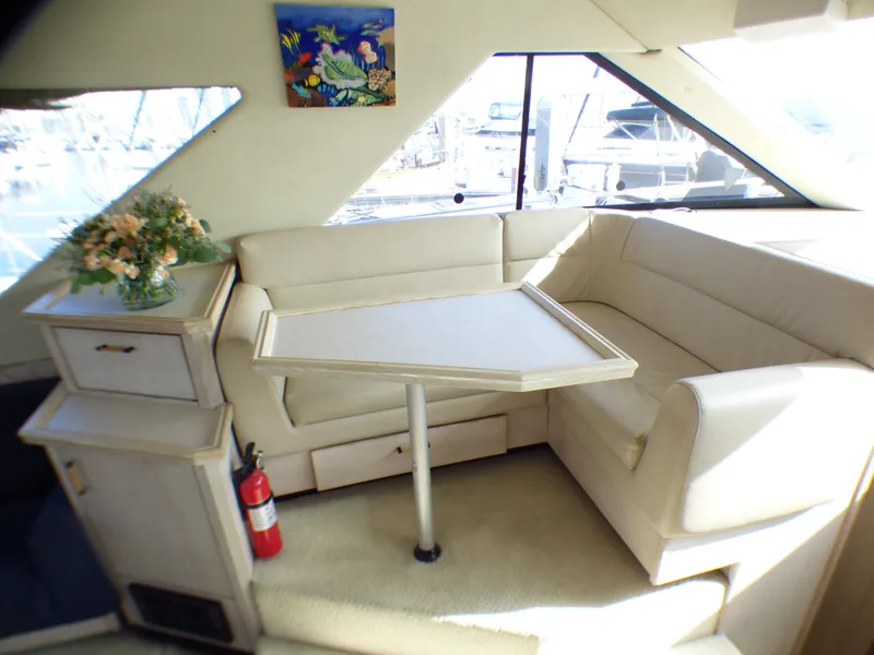 1995 Bayliner 3988 Command Bridge Motoryacht