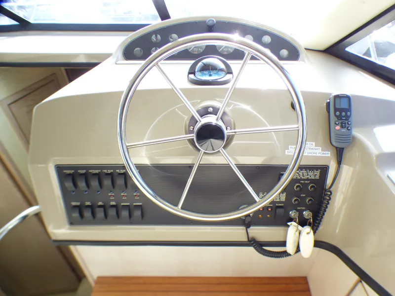 1995 Bayliner 3988 Command Bridge Motoryacht