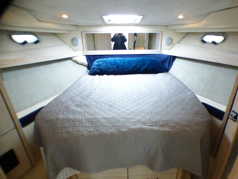 1995 Bayliner 3988 Command Bridge Motoryacht