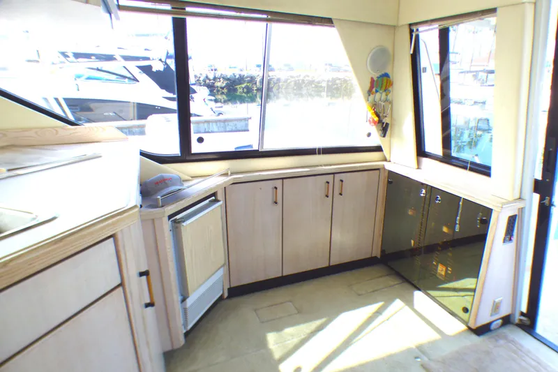 1995 Bayliner 3988 Command Bridge Motoryacht
