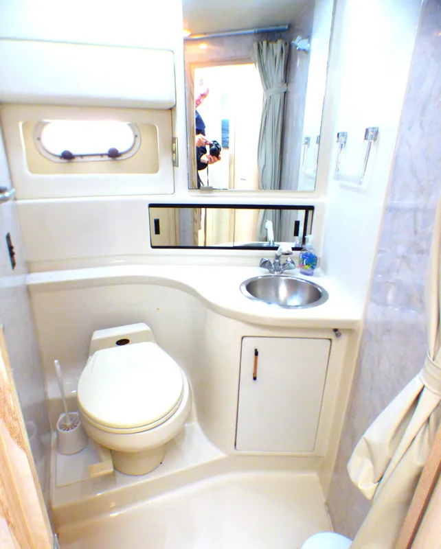 1995 Bayliner 3988 Command Bridge Motoryacht