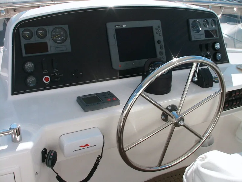 2005 Ocean Alexander Sport Sedan
