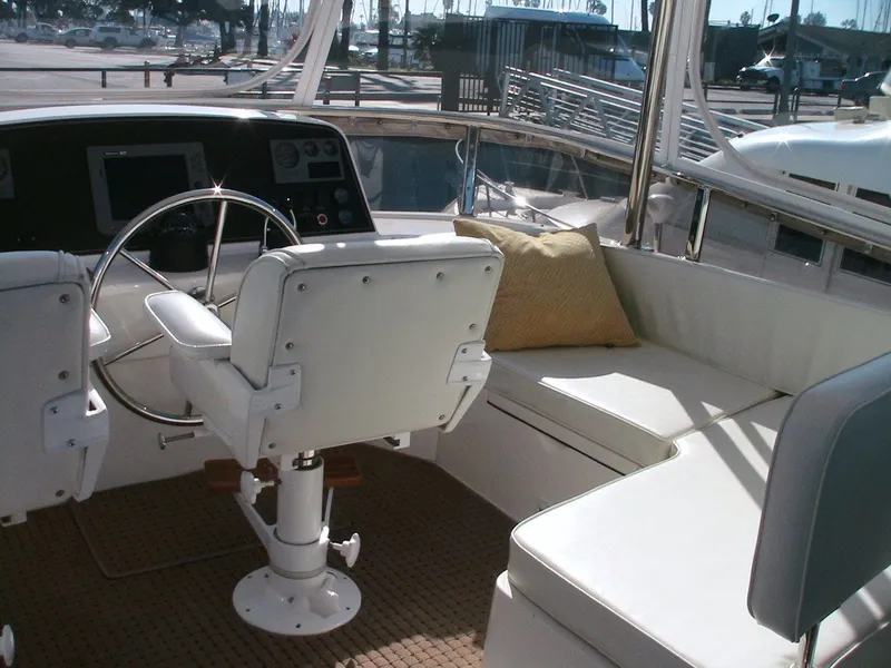 2005 Ocean Alexander Sport Sedan