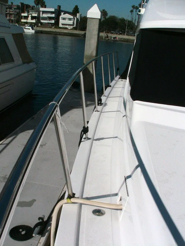 2005 Ocean Alexander Sport Sedan