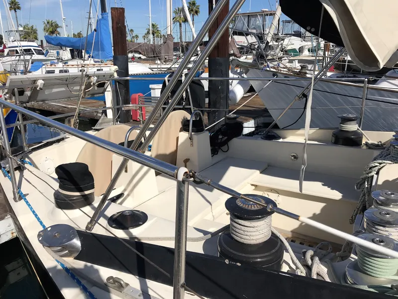 1973 Carter 39 Flush Deck