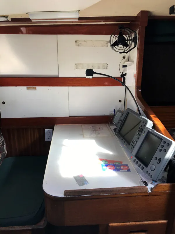 1973 Carter 39 Flush Deck