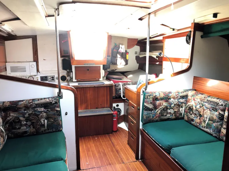1973 Carter 39 Flush Deck