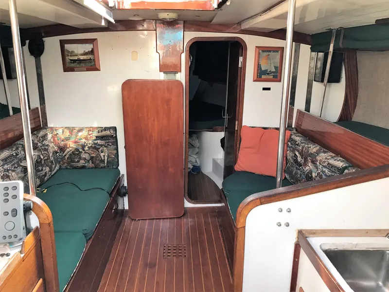 1973 Carter 39 Flush Deck