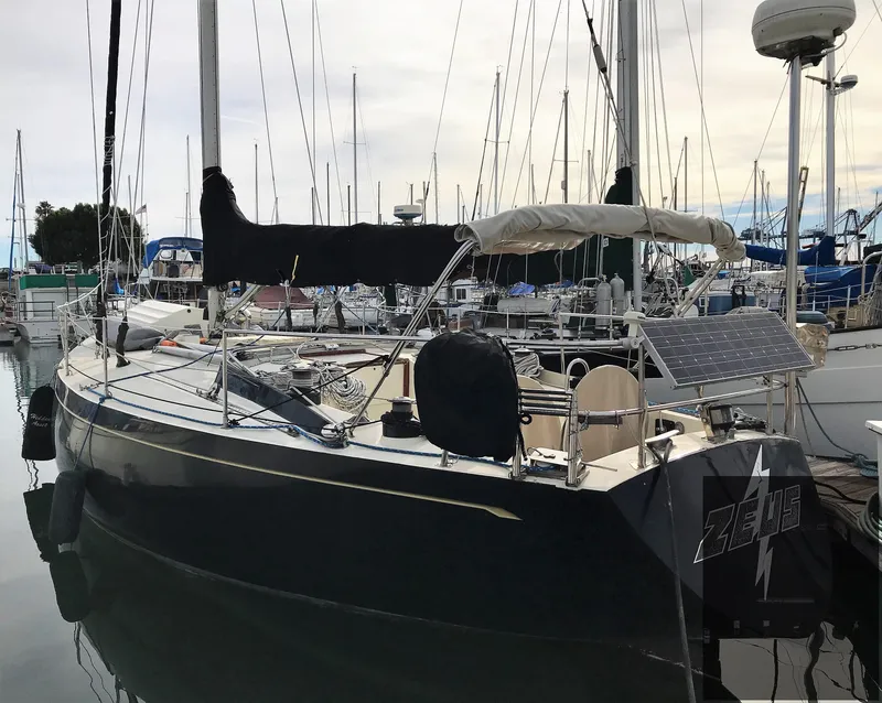 1973 Carter 39 Flush Deck