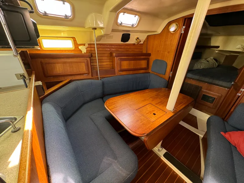 1992 Hunter Legend 35.5