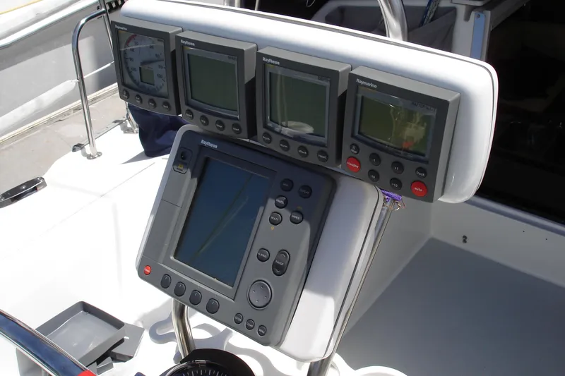 Helm Electronics