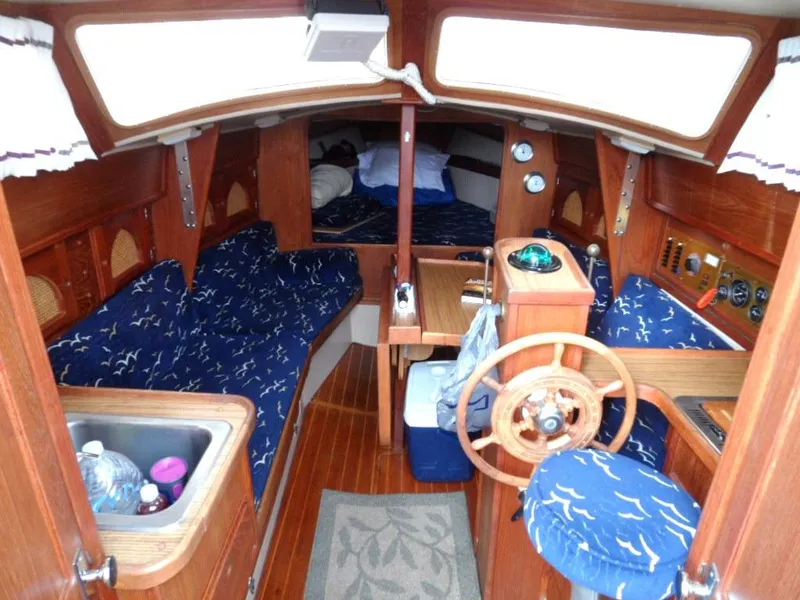 1986 Gulf 27 Pilothouse