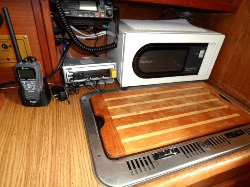 1986 Gulf 27 Pilothouse