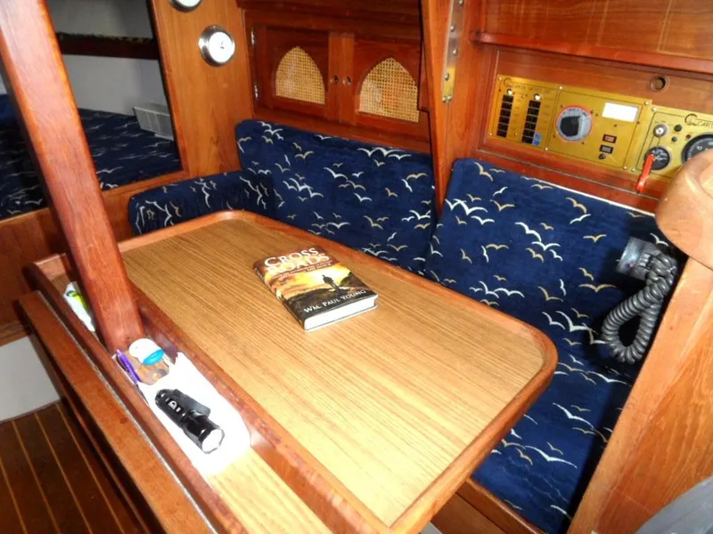 1986 Gulf 27 Pilothouse