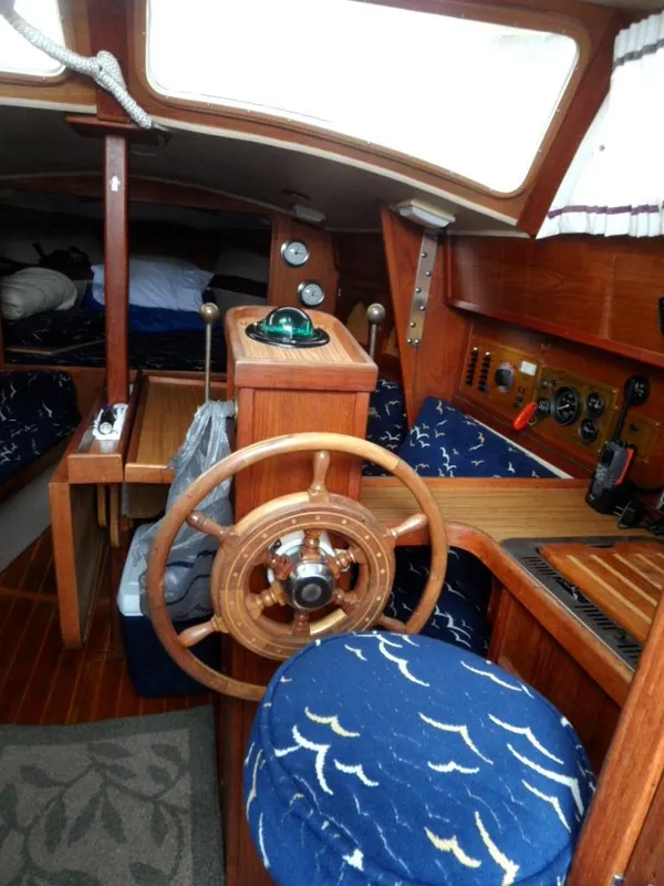 1986 Gulf 27 Pilothouse