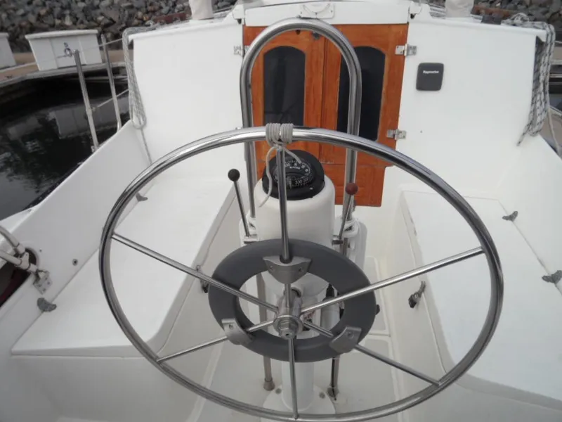 1986 Gulf 27 Pilothouse