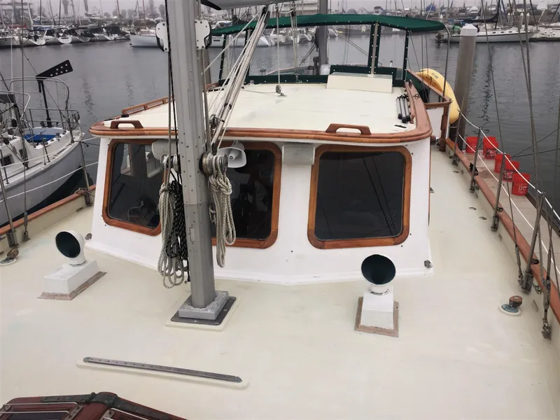 1980 Island Trader 46 LLC Owned