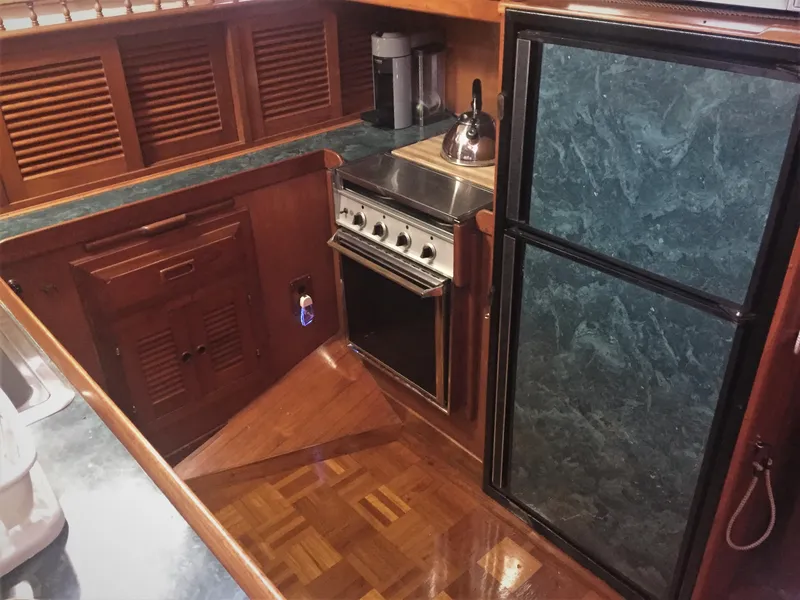 1980 Island Trader 46 LLC Owned