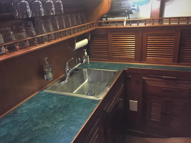 1980 Island Trader 46 LLC Owned