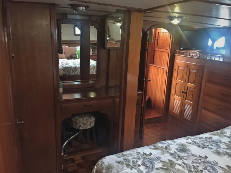 1980 Island Trader 46 LLC Owned