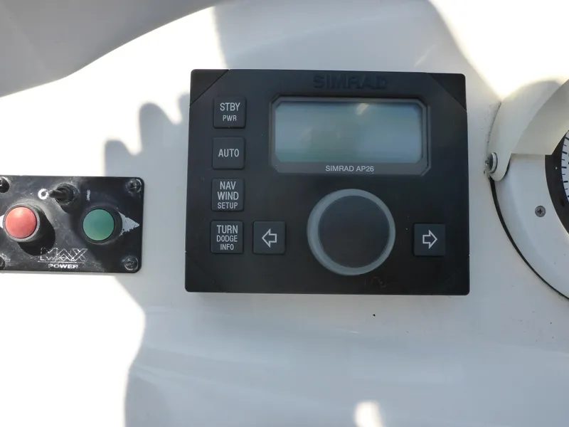 Bow Thruster / Auto Pilot