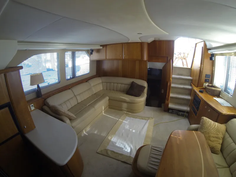 Salon Looking Aft
