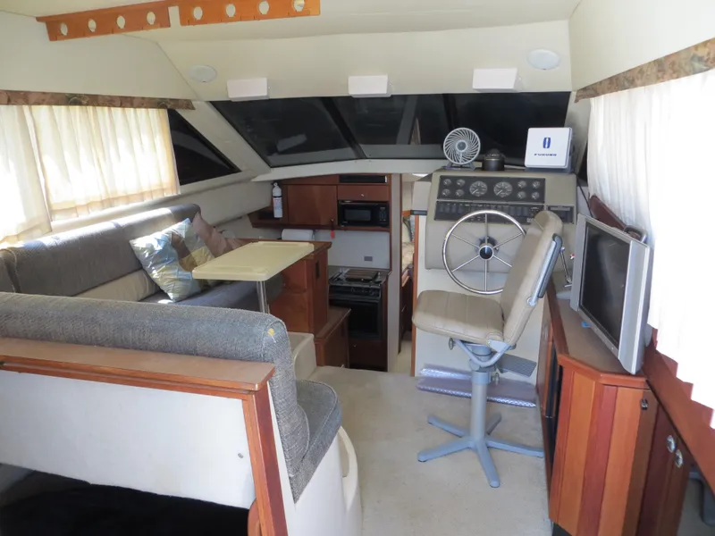 1996 Bayliner 3388 Command Bridge Motoryacht