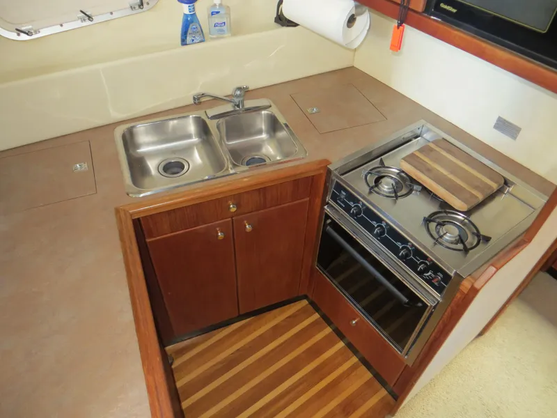 1996 Bayliner 3388 Command Bridge Motoryacht