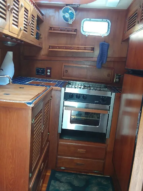 1985 Hershine 41