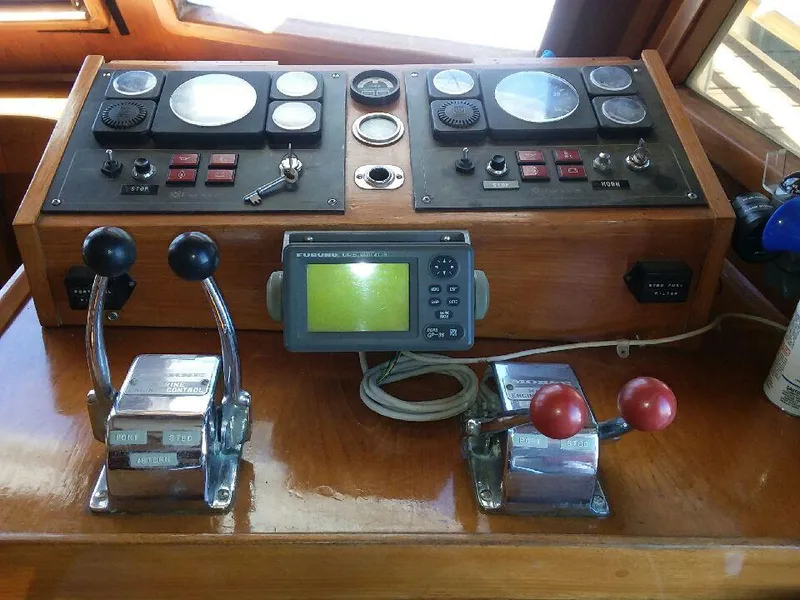 1985 Hershine 41