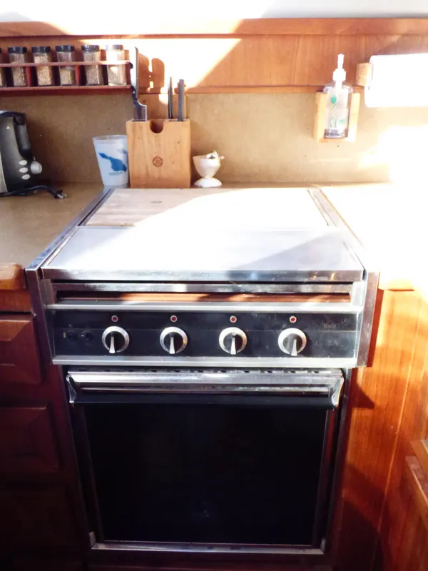Stove with Oven
