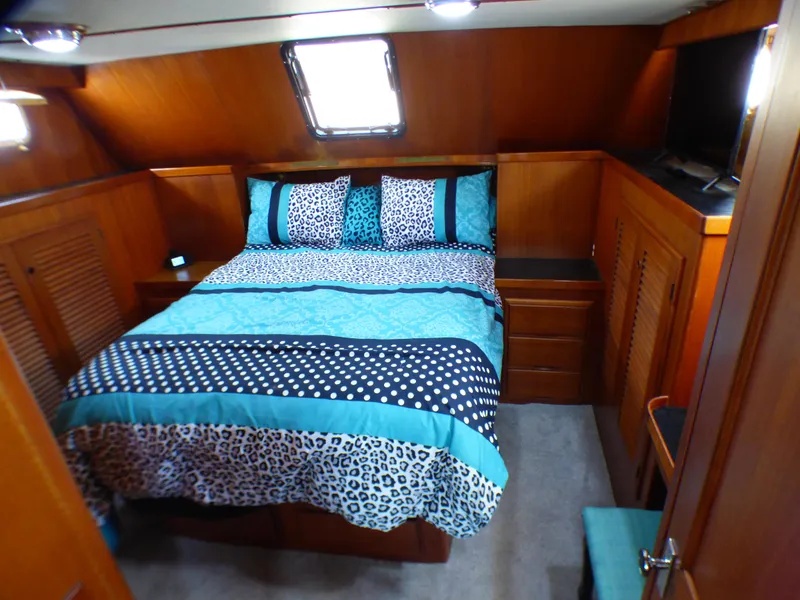 1985 DeFever 40 Offshore Cruiser Flybridge