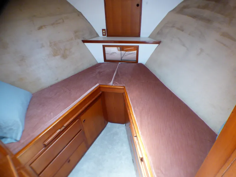 1985 DeFever 40 Offshore Cruiser Flybridge