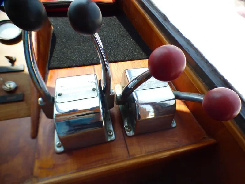 1985 DeFever 40 Offshore Cruiser Flybridge