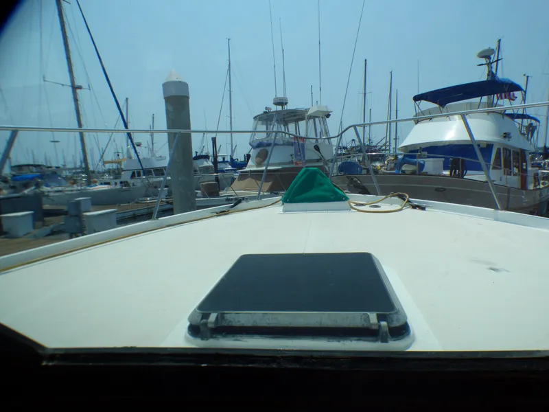 1985 DeFever 40 Offshore Cruiser Flybridge