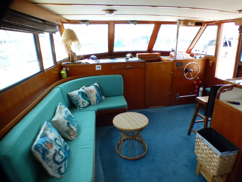 1985 DeFever 40 Offshore Cruiser Flybridge